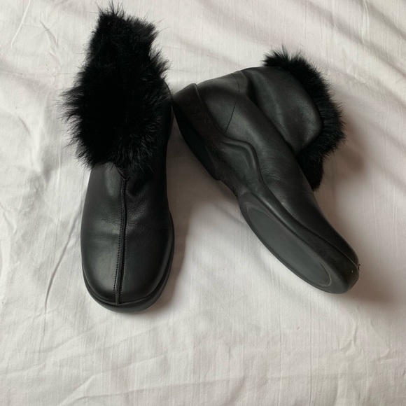 Dkny Shoes - DKNY fur line, short black leather boots, size 5.5